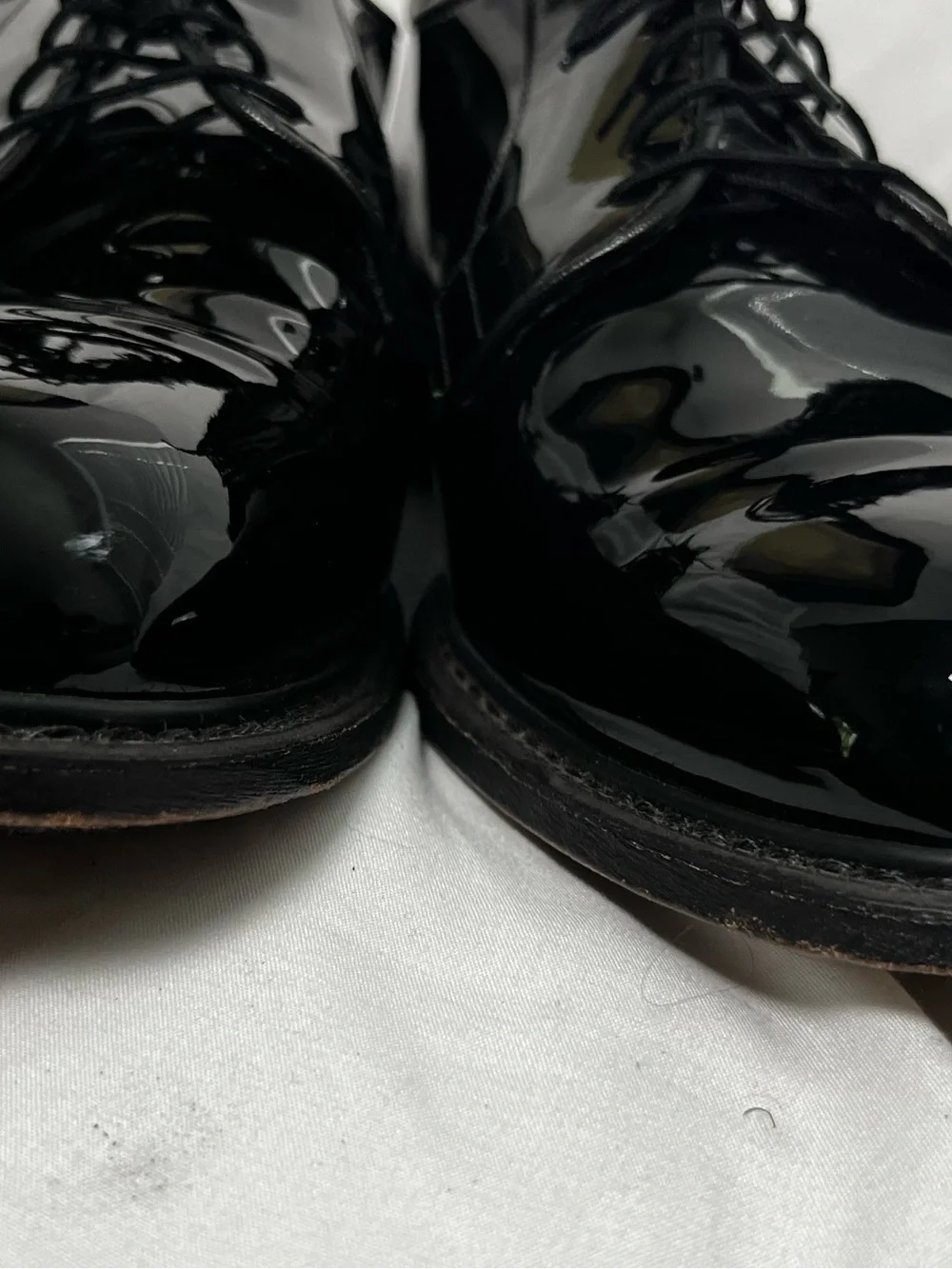 Bates Black Patent Leather Lace-Up Oxfords